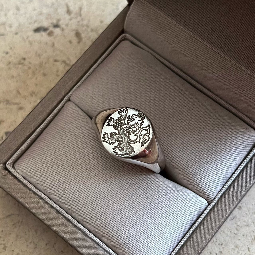 MARBELLA - OVAL SIGNET RING