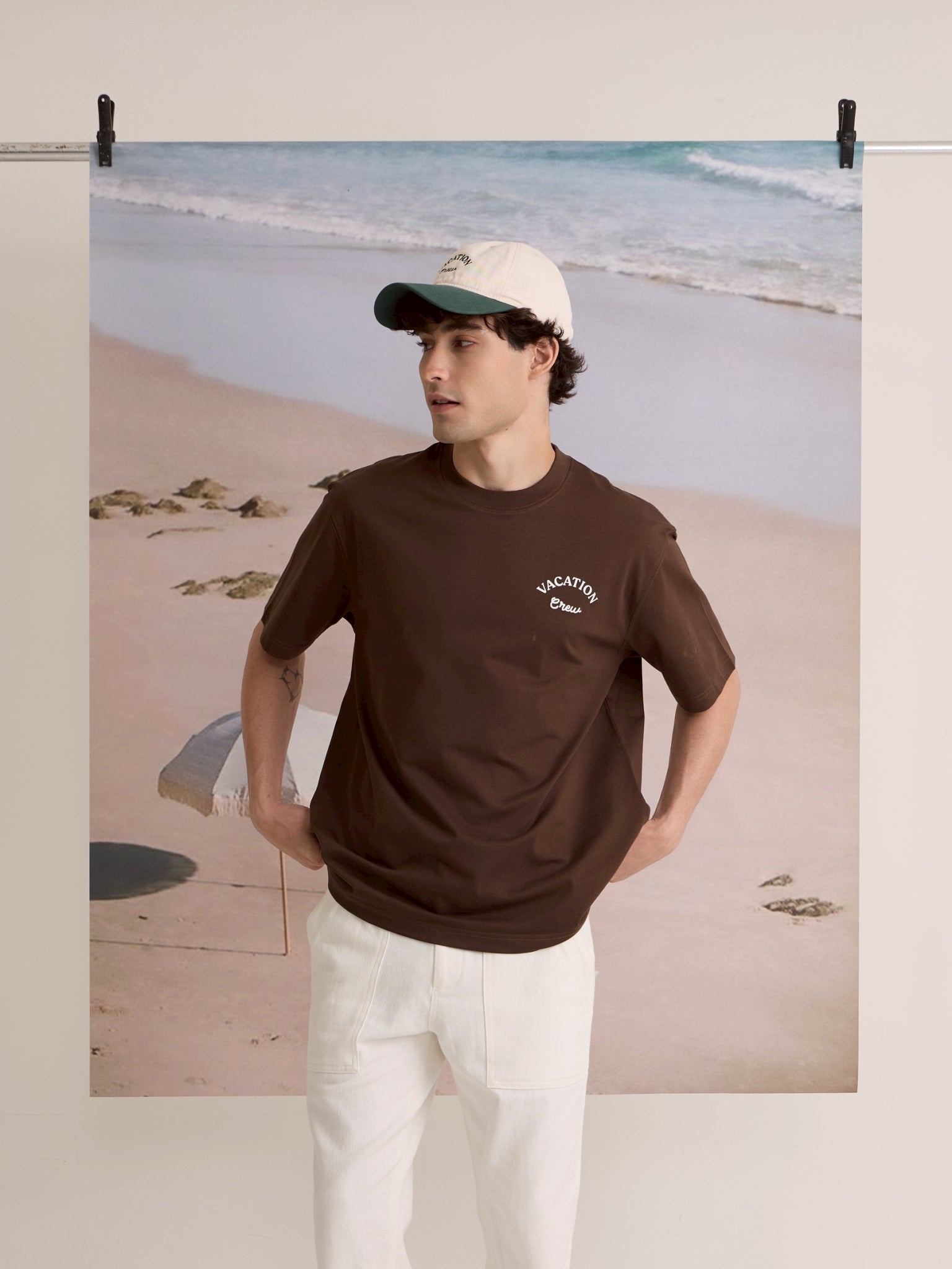 EVC VACATION CREW TEE - BROWN