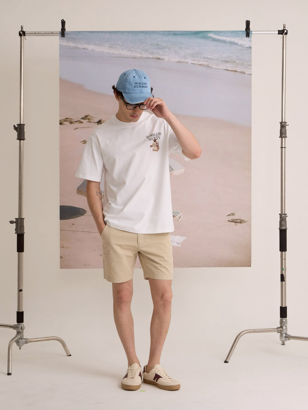 EVC AI IS WORKING TEE - WHITE