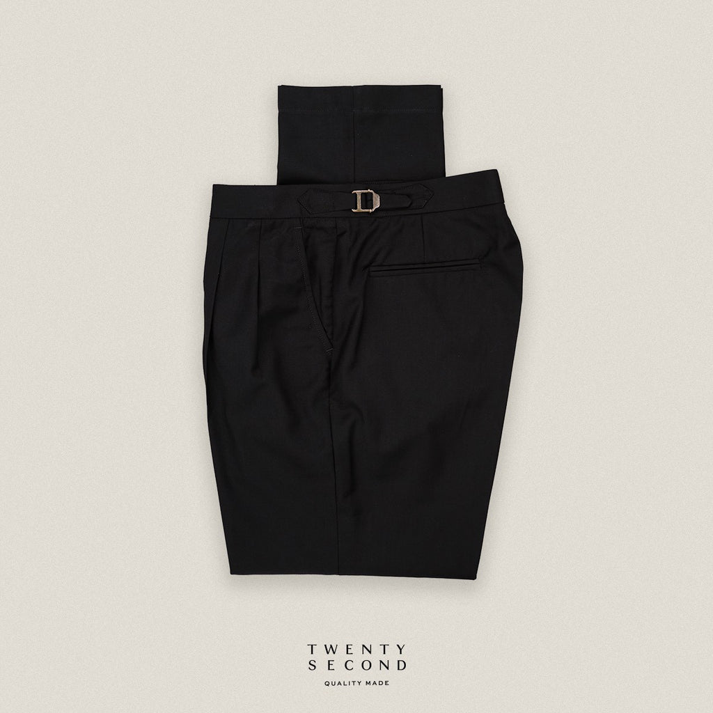 CLASSIC PLEATED TROUSERS - BLACK