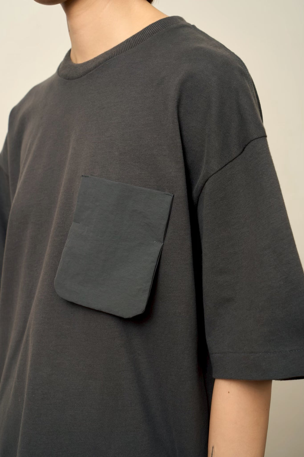 PALINI - OUT OF TOWN POCKET TEE