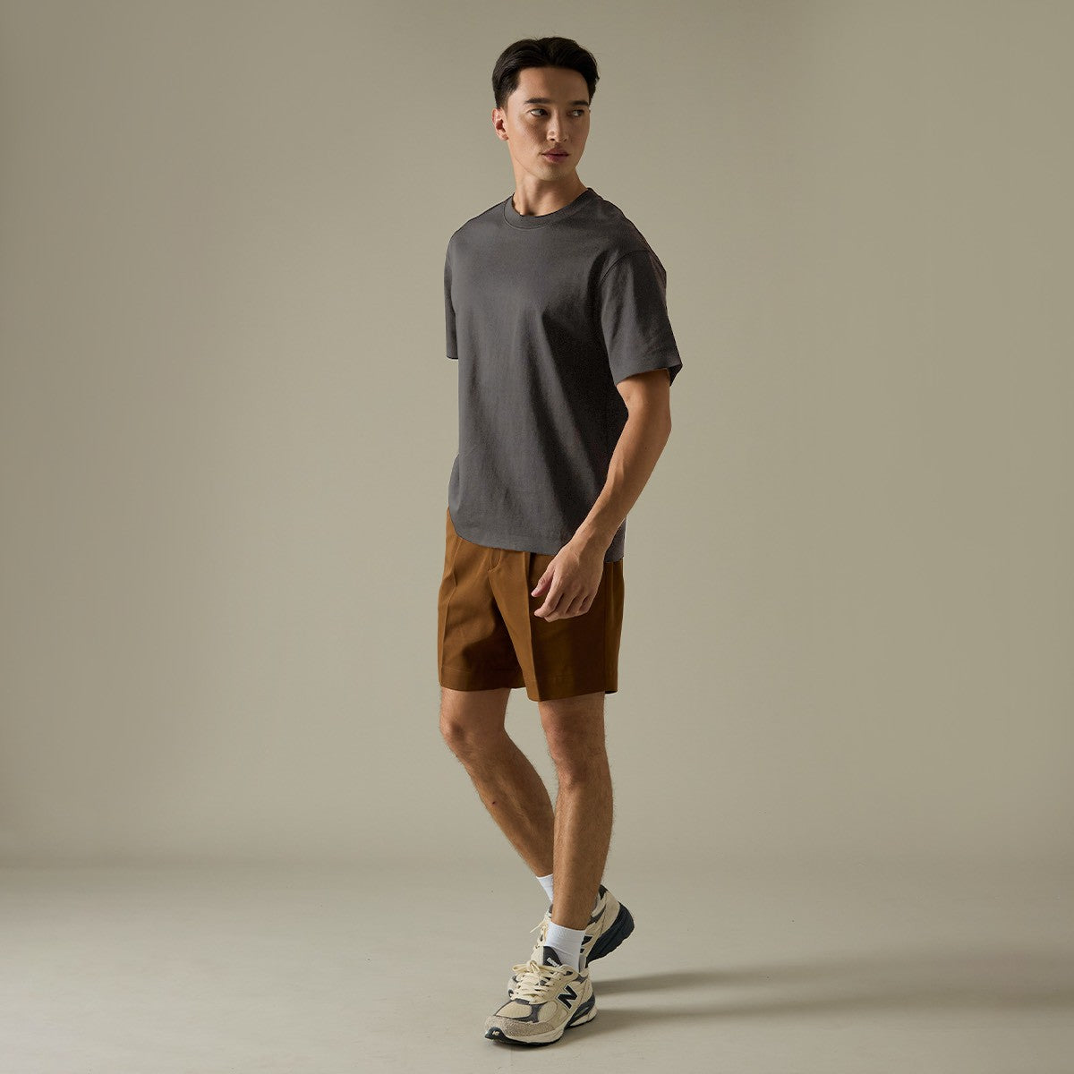 RELAXCOOL SEAMLESS OVERSIZED TEE - DARK GREY