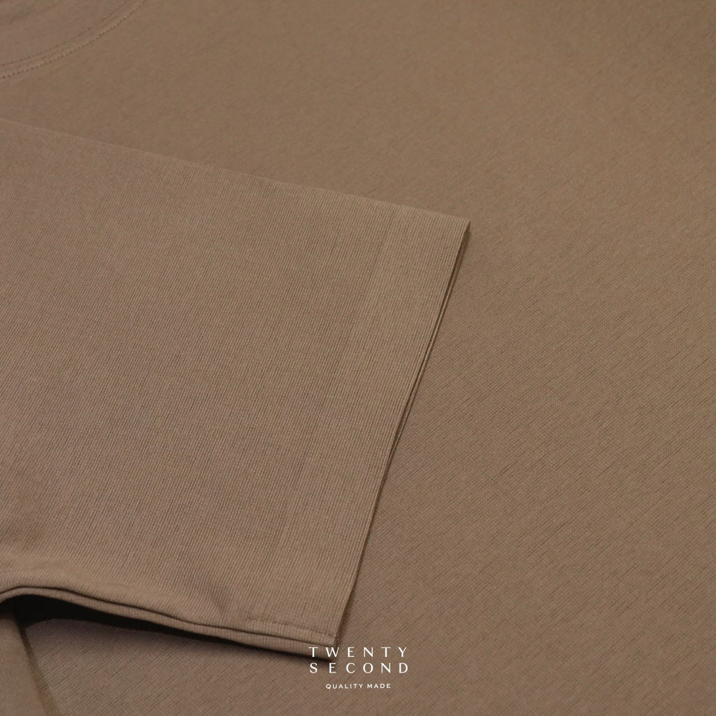 RELAXCOOL SEAMLESS OVERSIZED TEE - BROWN