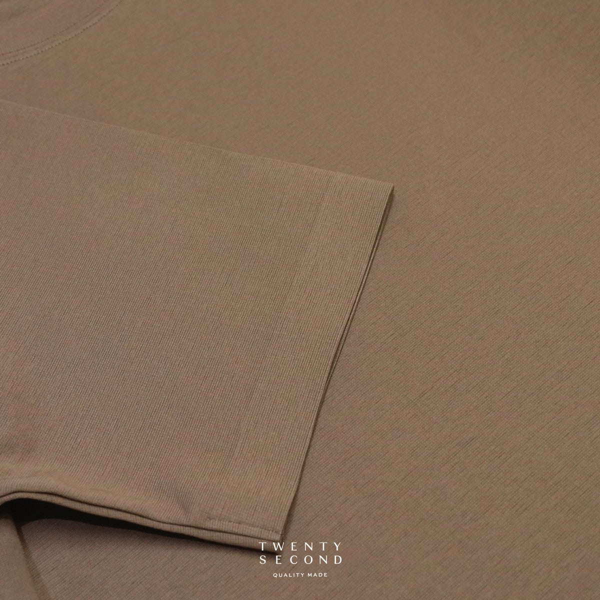 RELAXCOOL SEAMLESS OVERSIZED TEE - BROWN