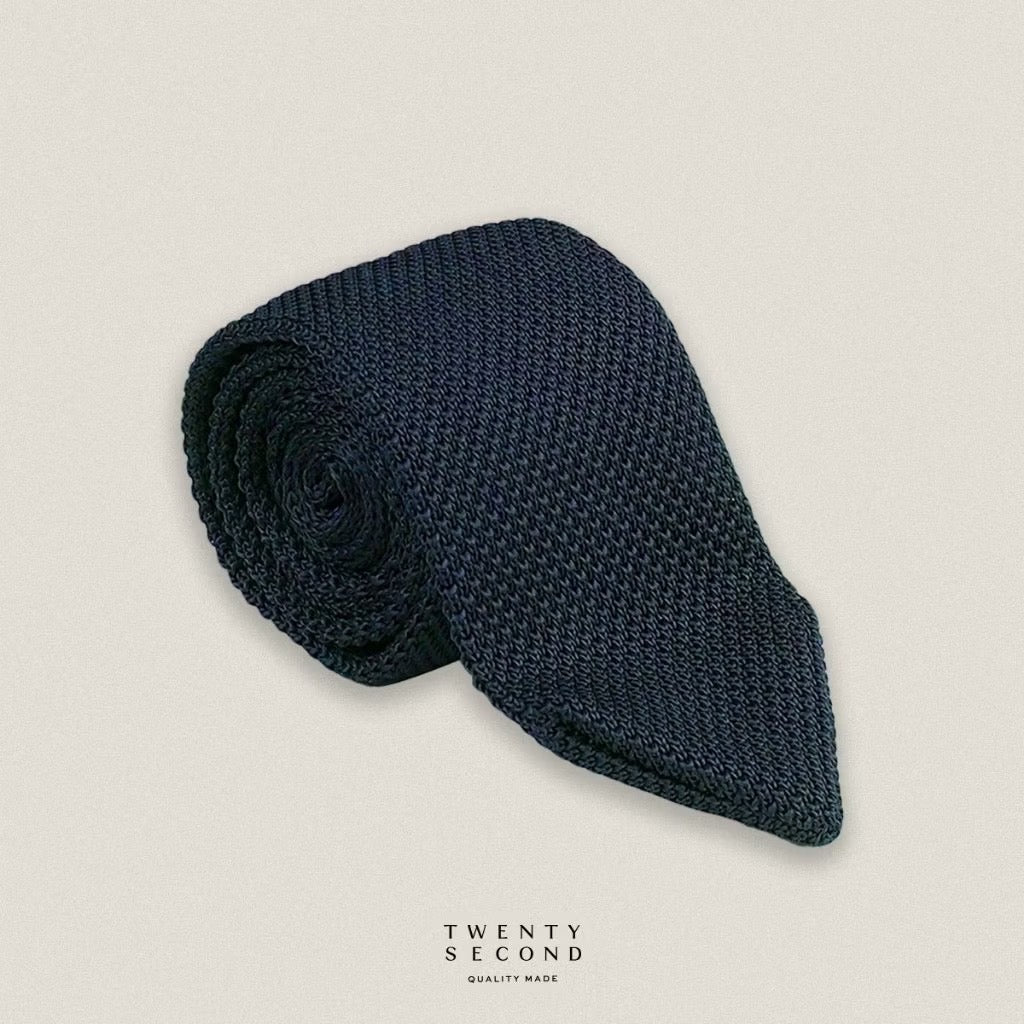 KNIT NECKTIE