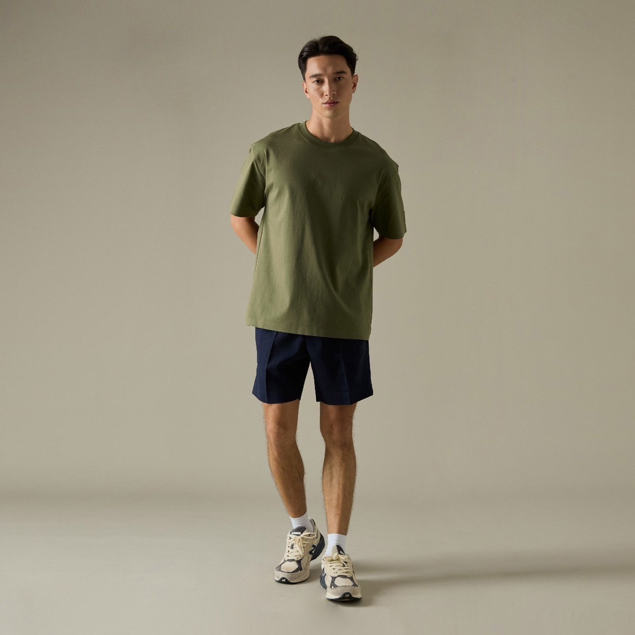 JOSH SINGLE PLEAT SHORTS - NAVY