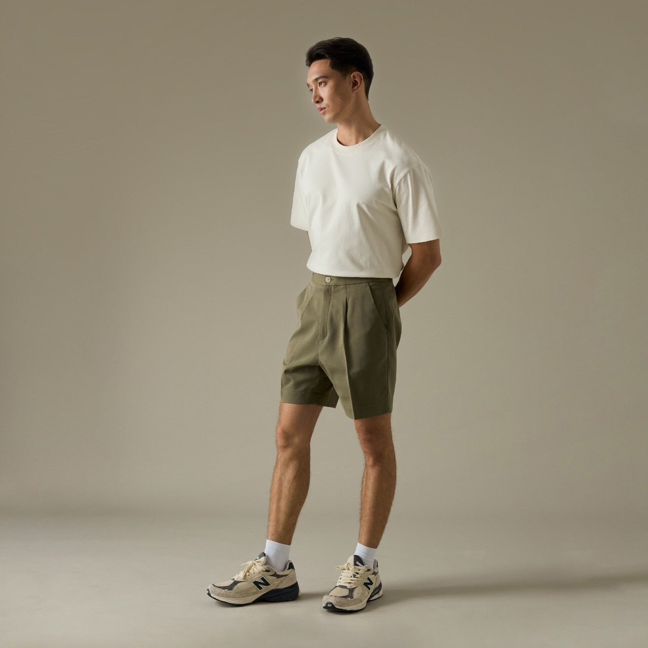 JOSH SINGLE PLEAT SHORTS - OLIVE