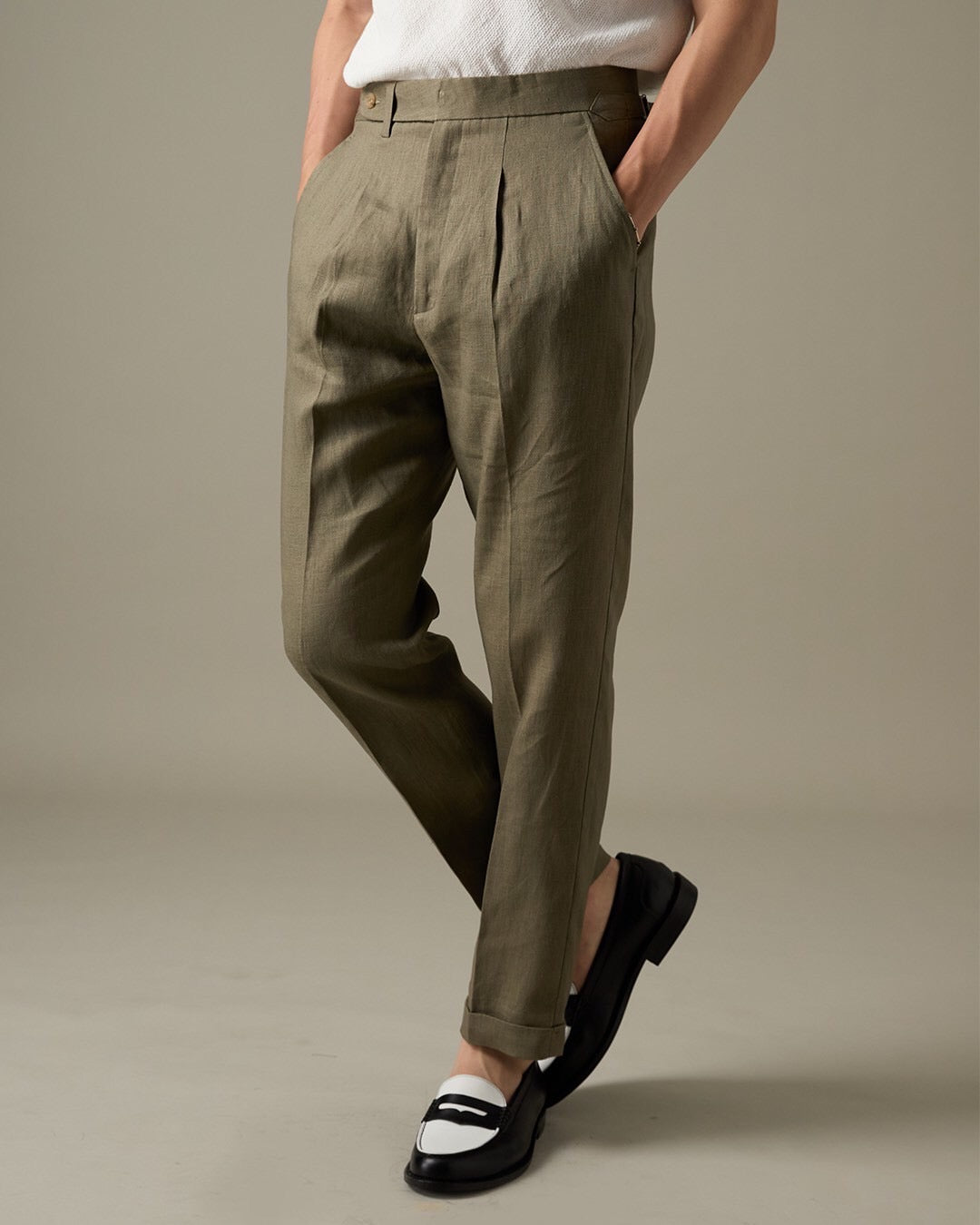 PLEATED LINEN TROUSERS - OLIVE