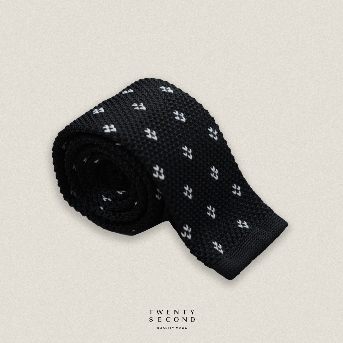 KNIT NECKTIE