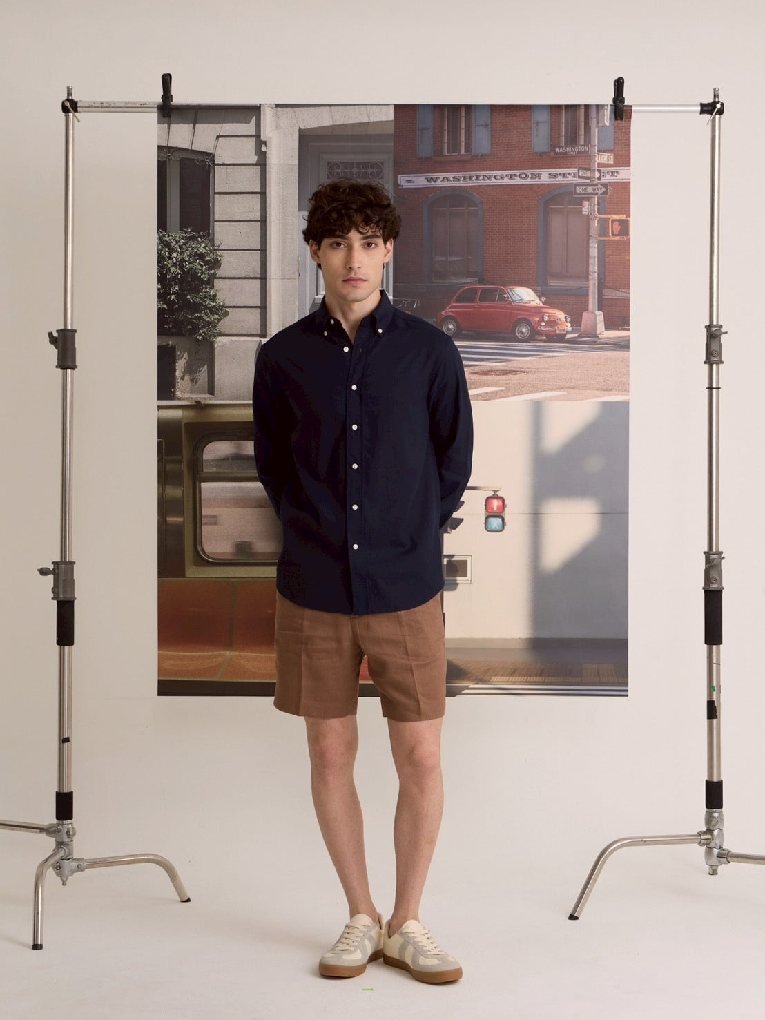 PLEATED LINEN SHORTS - BROWN
