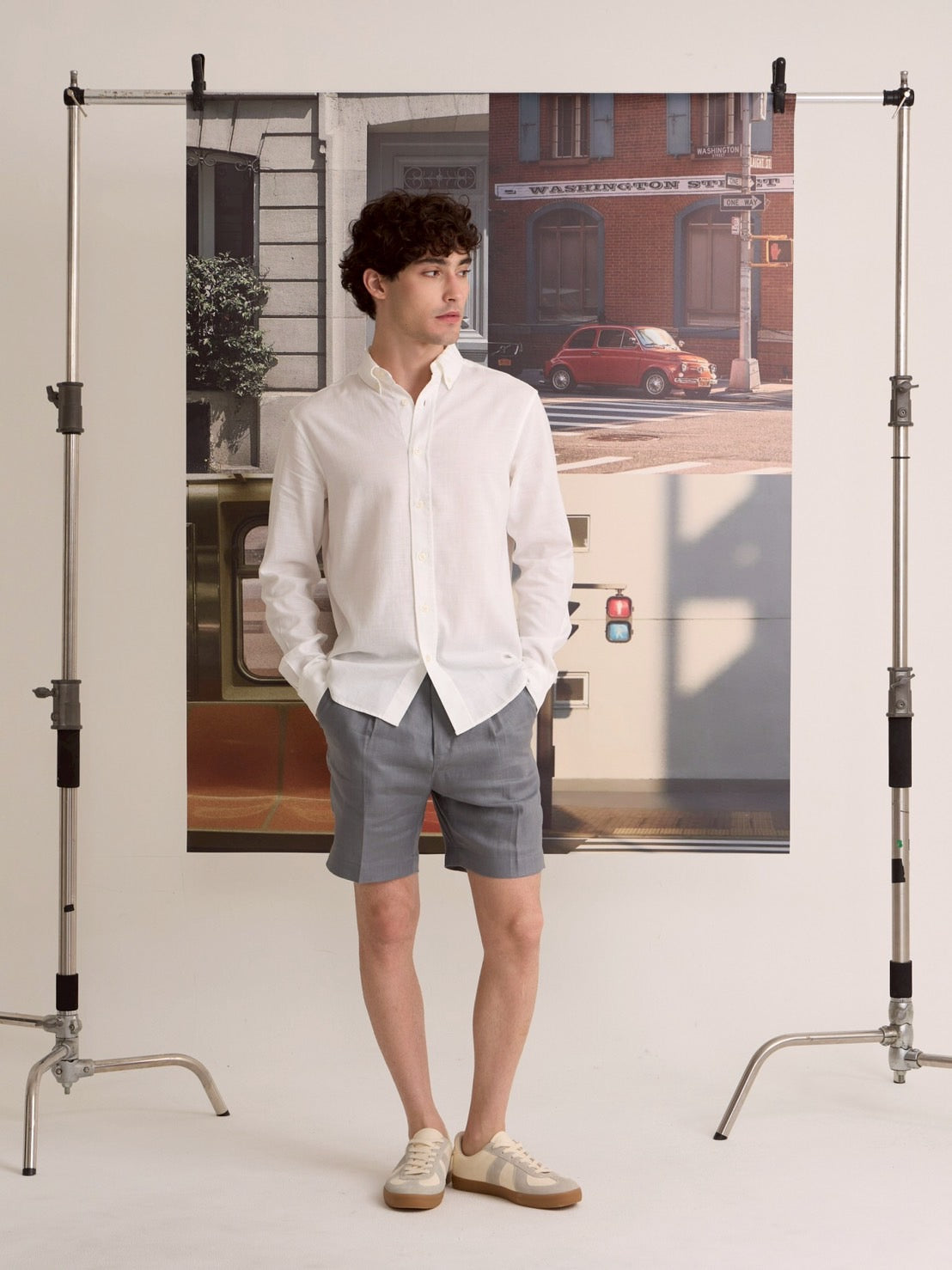 PLEATED LINEN SHORTS - BLUE