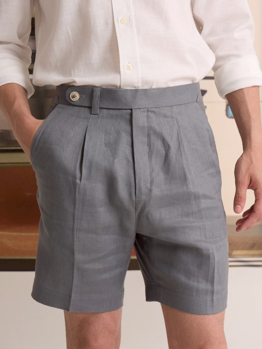 PLEATED LINEN SHORTS - BLUE