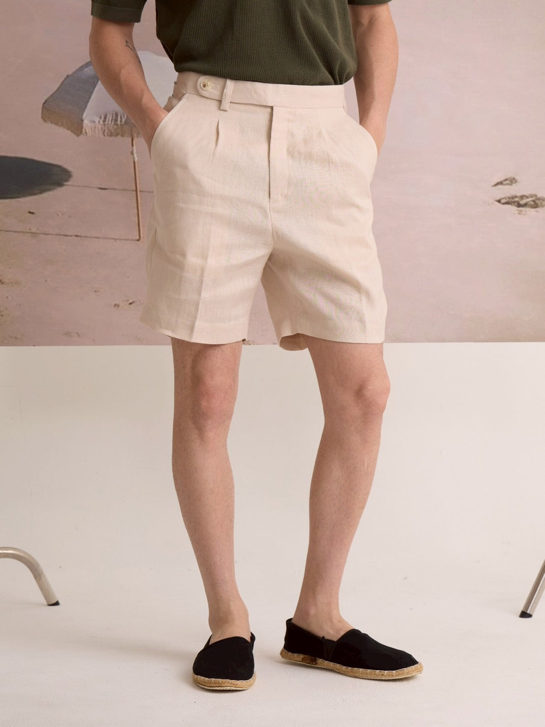 PLEATED LINEN SHORTS - BEIGE