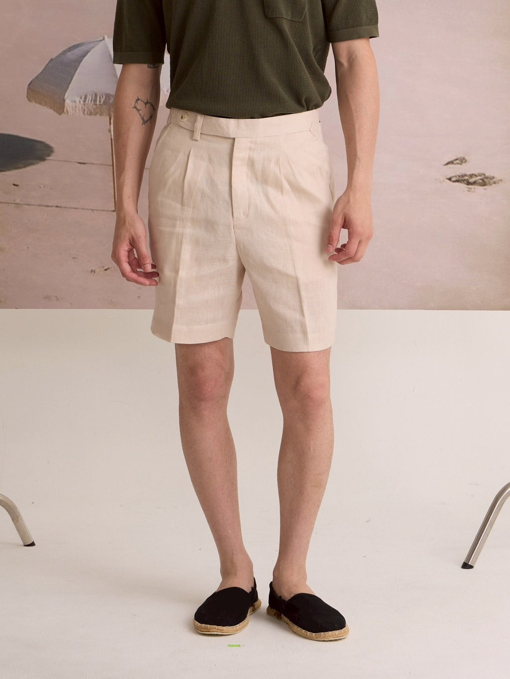 PLEATED LINEN SHORTS - BEIGE