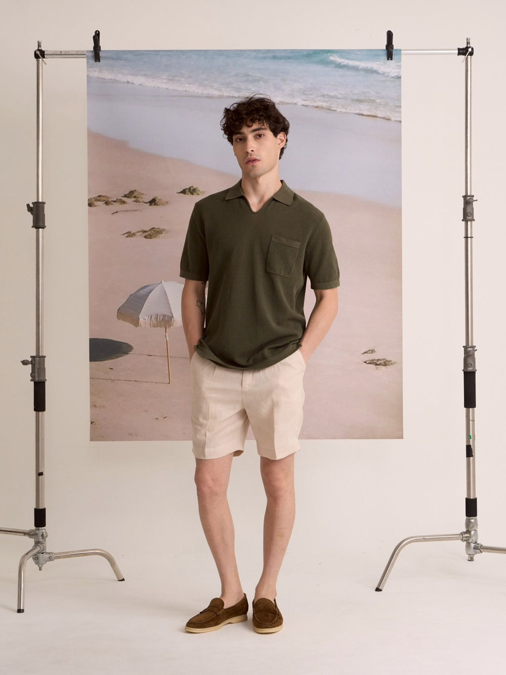 PLEATED LINEN SHORTS - BEIGE