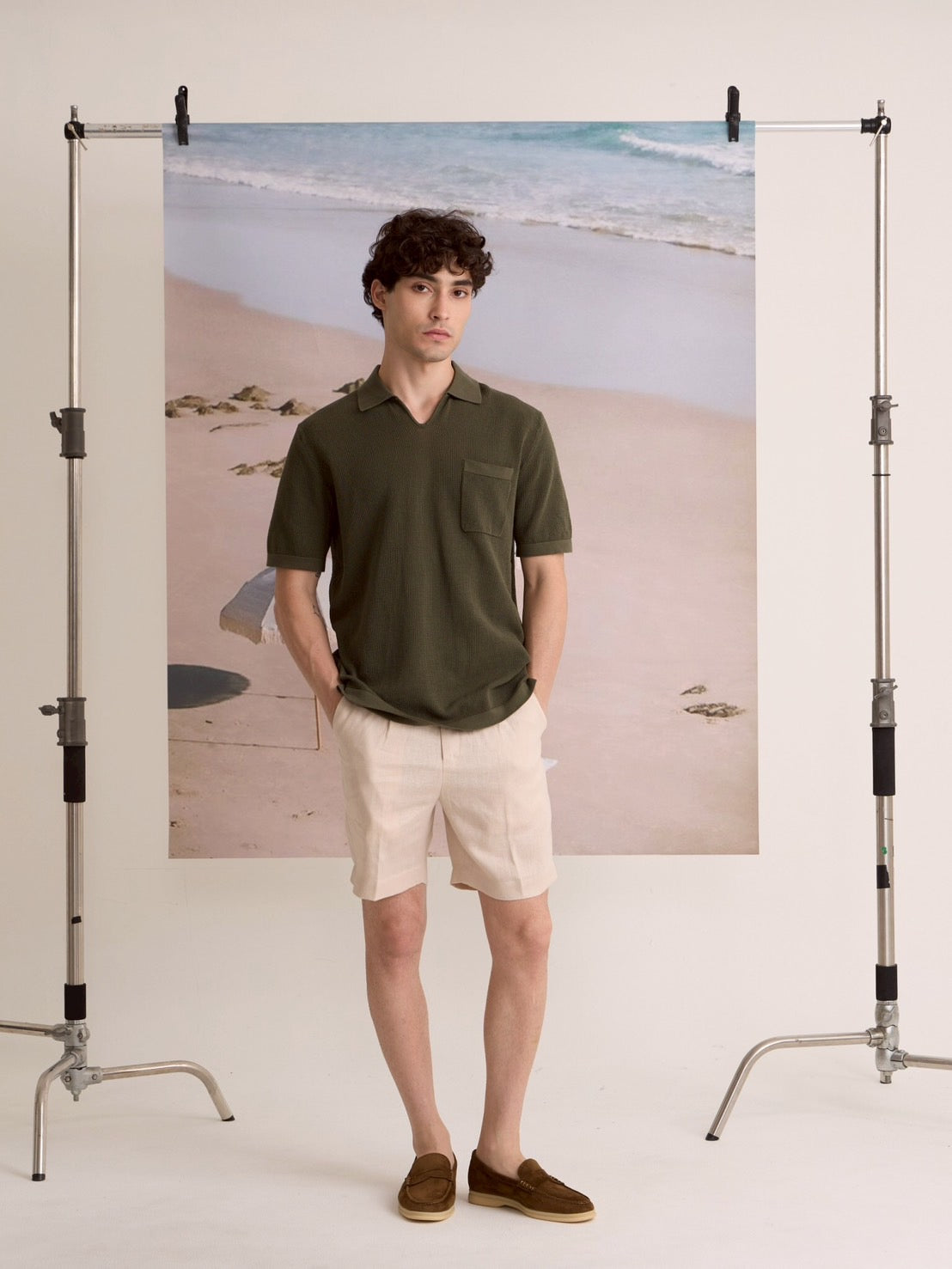 PLEATED LINEN SHORTS - BEIGE