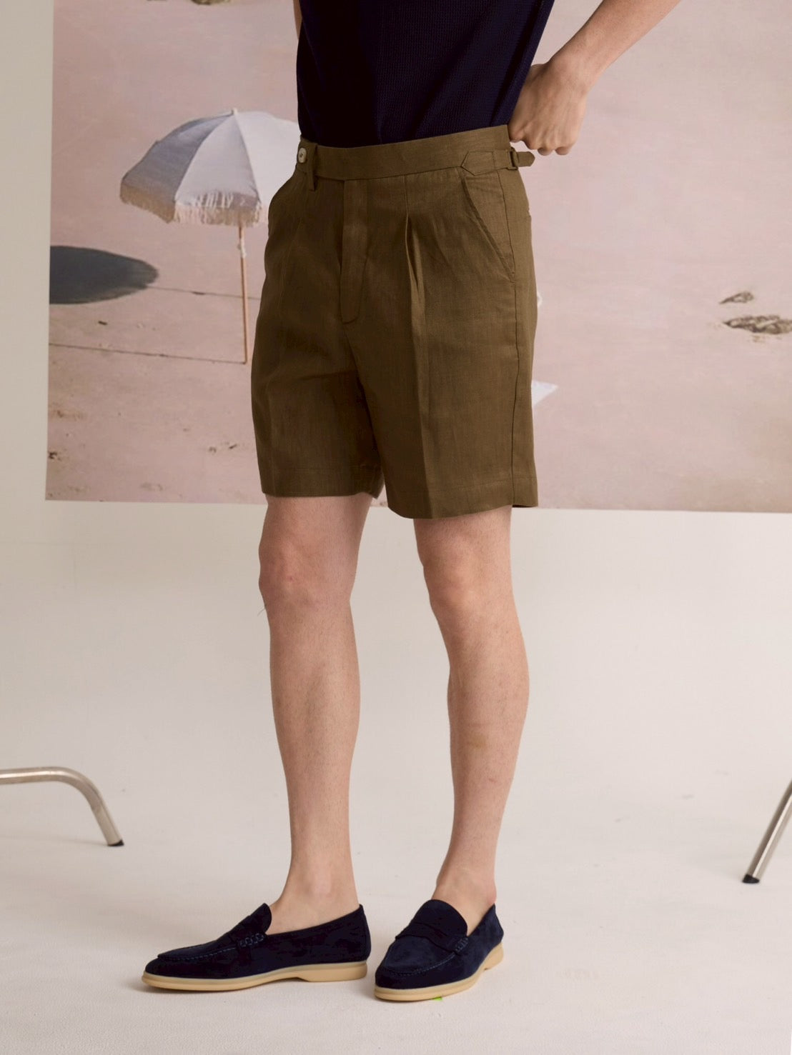 PLEATED LINEN SHORTS - OLIVE