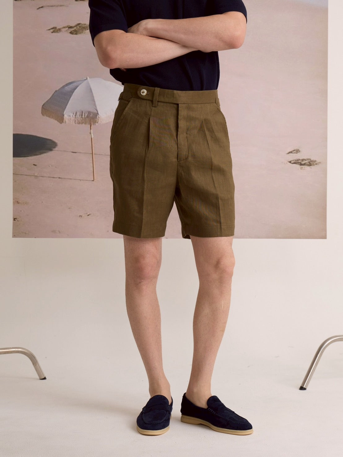 PLEATED LINEN SHORTS - OLIVE