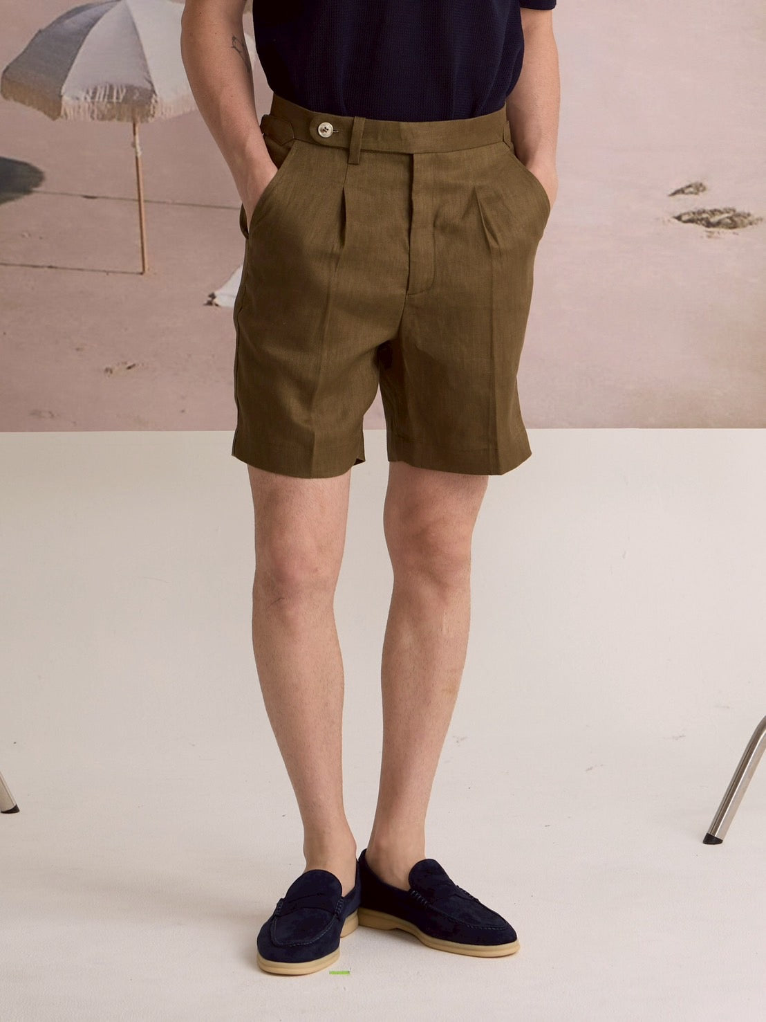 PLEATED LINEN SHORTS - OLIVE