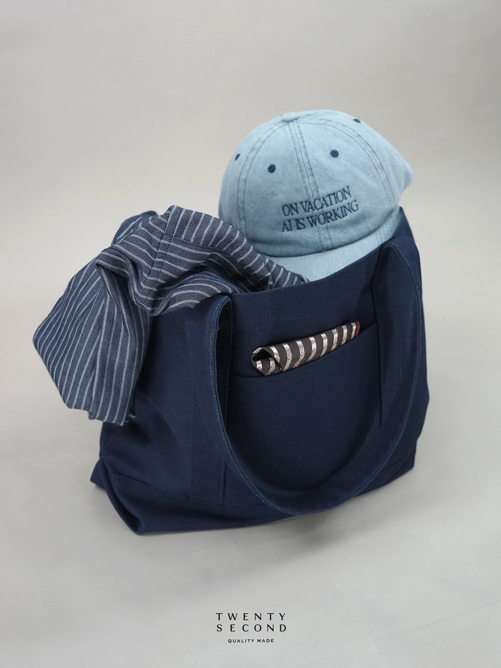 EVERYDAY VACATION CLUB TOTE BAG - NAVY