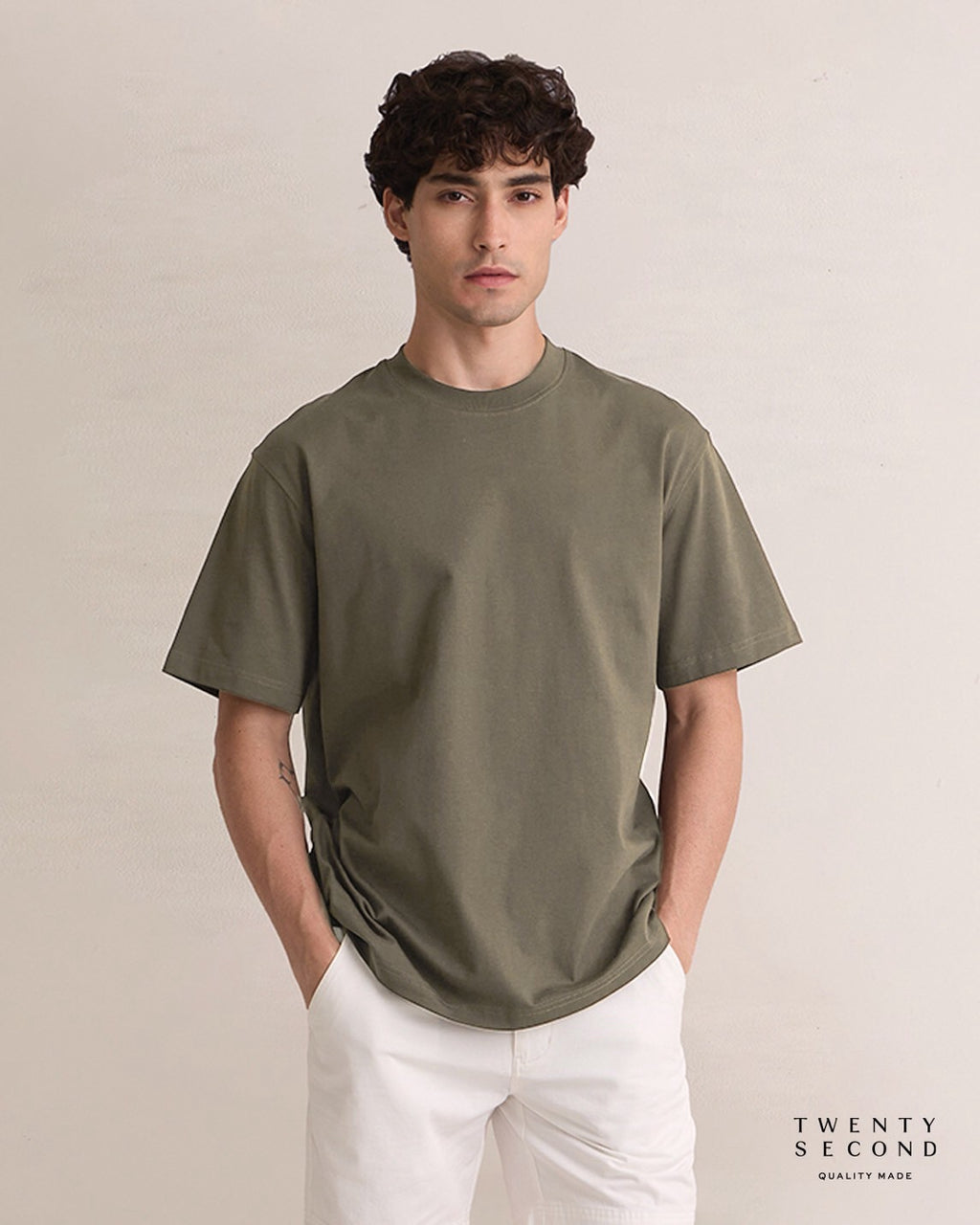 ESSENTIAL  TEE - OLIVE