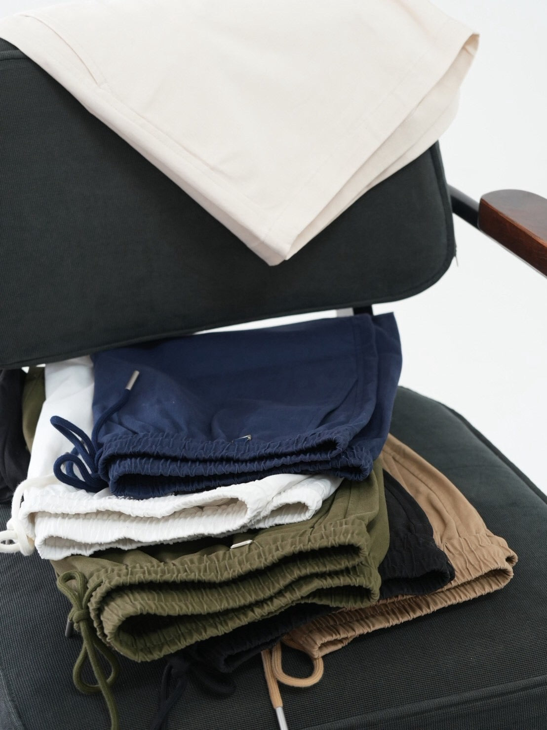 FLEX RELAXED SHORTS - KHAKI