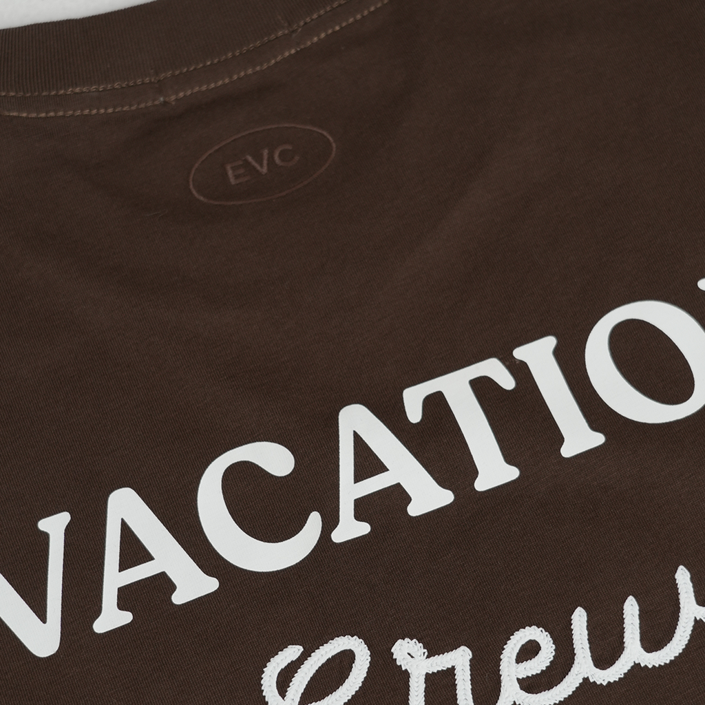 EVC VACATION CREW TEE - BROWN